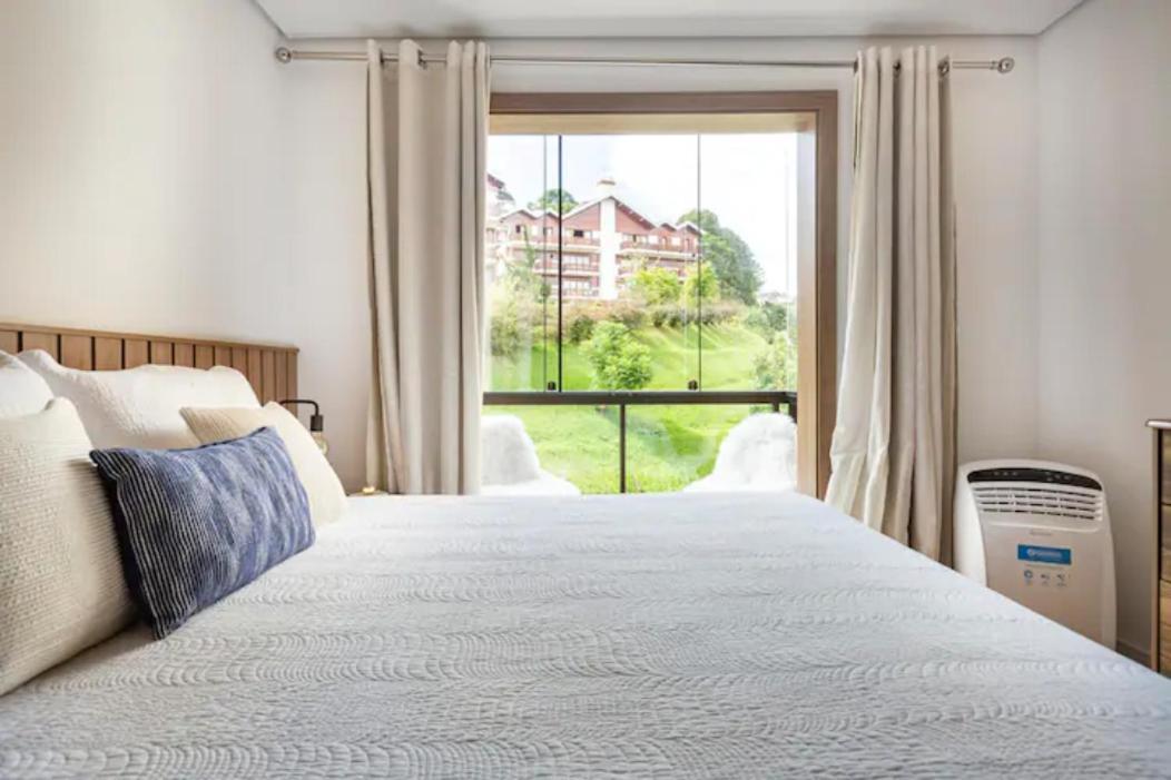 NOSSO LOFT ENCANTADOR em Campos do Jordão Exterior foto